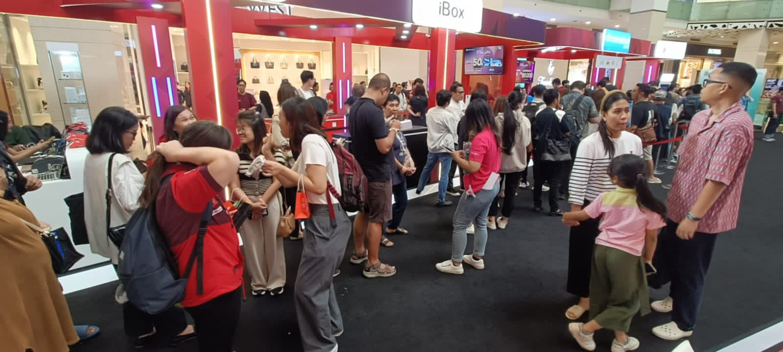 Kemeriahan persembahan signature event XTRA XPO dari PT Bank CIMB Niaga Tbk. (BNGA) yang digelar sebagai bagian dari rangkaian perayaan Hari Ulang Tahun (HUT) ke-69, CIMB Niaga, di Gandaria City, Jakarta, selama tiga hari, pada Jumat-Minggu, 27-29 September 2024. dok. CIMB Niaga, HUT ke-69, CIMB Niaga Apresiasi Loyalitas Nasabah dengan XTRA XPO 2024