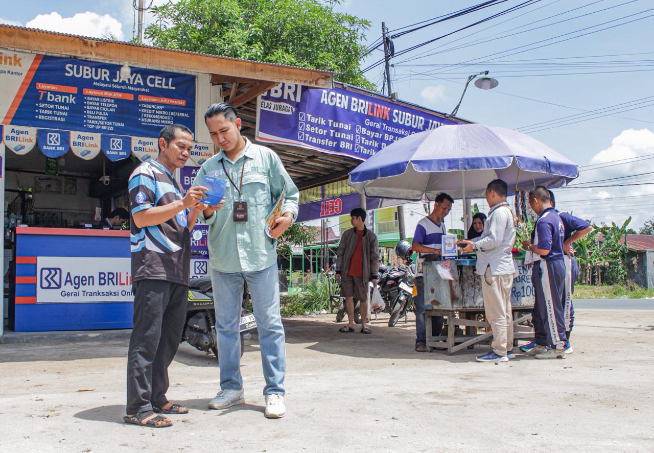 AgenBRILink menjadi mitra strategis BRI dalam menyediakan layanan perbankan langsung kepada masyarakat, termasuk di daerah-daerah 3T (Terdepan, Terpencil, dan Tertinggal) di seluruh Indonesia. dok. BRI. Sinergi BRI dan PELNI Hadirkan Layanan Reservasi Tiket Kapal Laut
