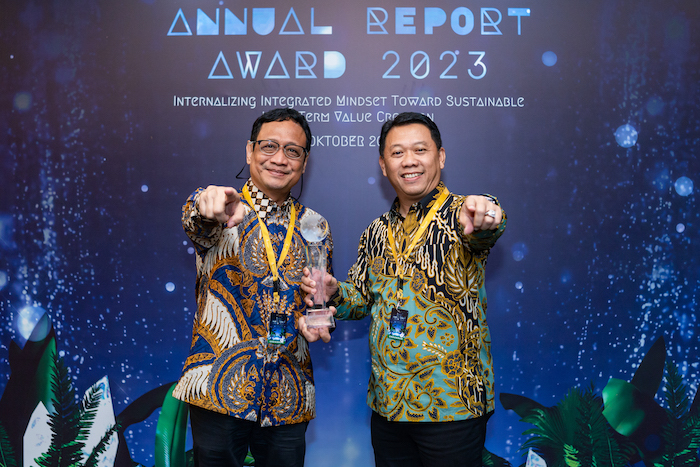 Direktur Utama Pupuk Indonesia Budi Wahyu Soesila usai menerima penghargaan dari ajang ARA 2023. FOTO - ISTIMEWA Wujudkan Transparansi, Pupuk Kaltim Jawara ARA 2023
