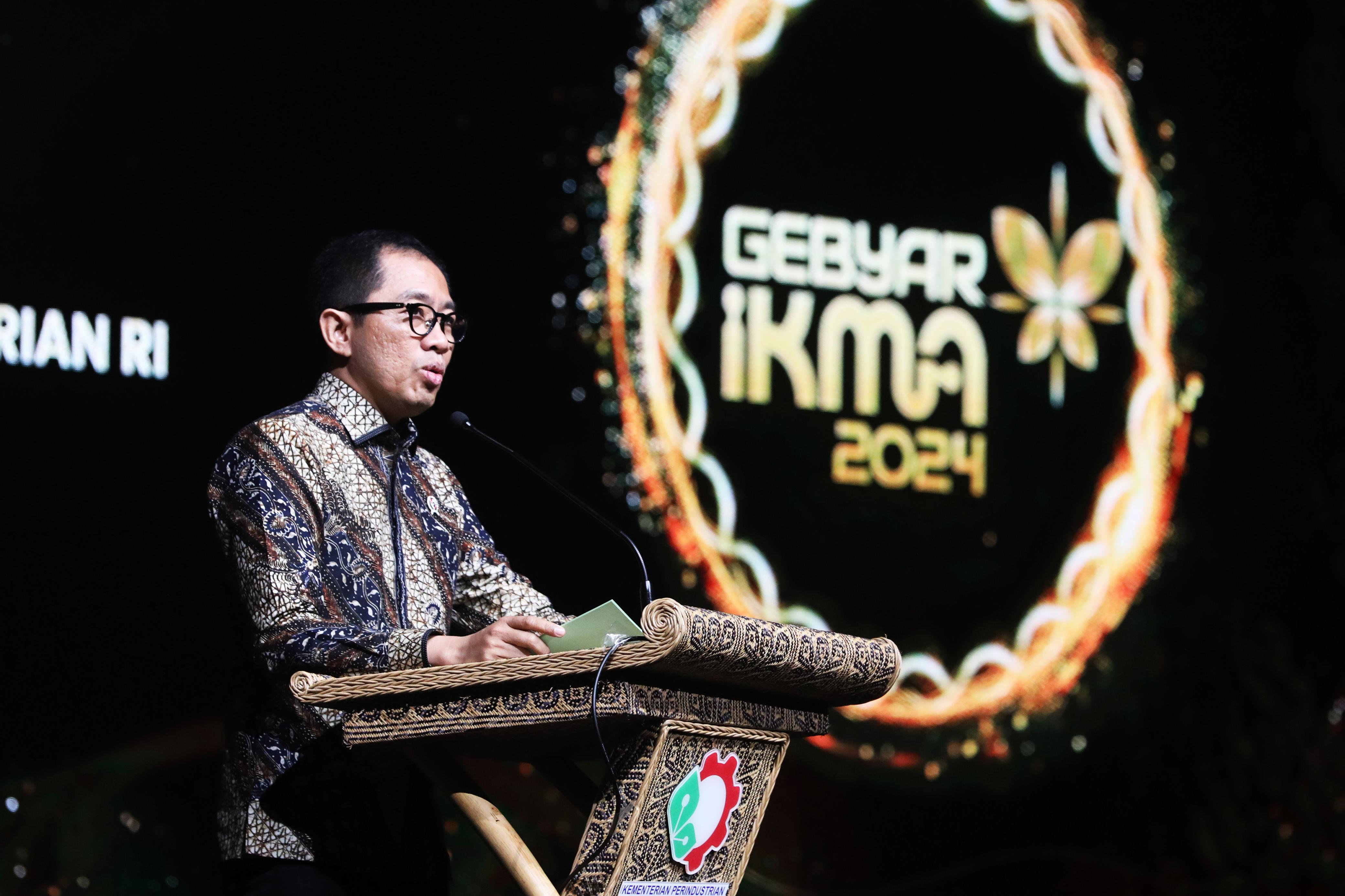 Wakil Menteri Perindustrian Faisol Riza dalam Awarding Gebyar IKMA 2024 di Mal Kota Kasablanka, Jakarta, Kamis (14/11/2024). Dok. Kemenperin. Gebyar IKMA Kemenperin Apresiasi IKM Unggul, Jawab Tantangan Global