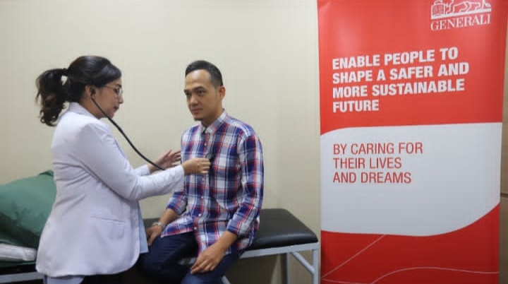 Karyawan Generali Indonesia sedang menjalani medical check up dan konsultasi kesehatan dengan dokter di Jakarta, Kamis (21/11/2024). Dok. Ist. Fokus Layanan, Bisnis Employee Benefit Generali Indonesia Meningkat