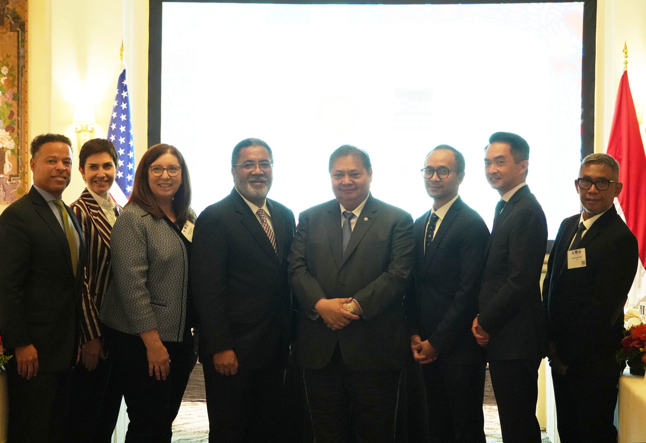 Menko Perekonomian Airlangga Hartarto menghadiri Roundtable Luncheon yang diselenggarakan oleh US-ASEAN Business Council (US-ABC) di Washington D.C., Kamis (19/11/2024) waktu setempat. Dok. Ekon.go.id. Roundtable US-ABC, Menko Airlangga Jabarkan Ekonomi Indonesia