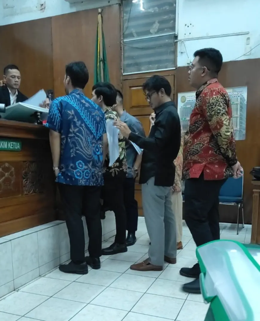 Nasabah MIrae Asset Sekuritas ketika menggugat di PN Negeri Jakarta Pusat. Mirae Asset Sekuritas Digugat 40 Nasabah Terkait Rekening Margin