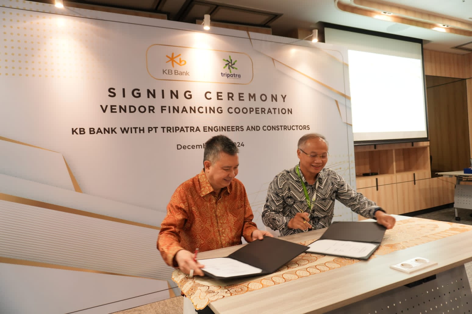 Melalui Pembiayaan Vendor, KB Bank Perkuat Kemitraan dengan Tripatra