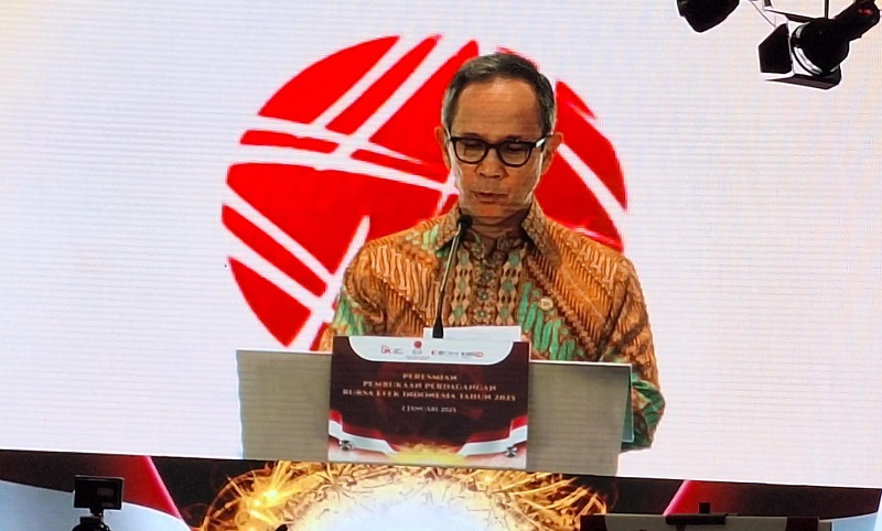 Ketua Dewan Komisioner OJK, Mahendra Siregar OJK Siap Awasi Perdagangan Kripto, Peralihan dari Bappebti Lancar