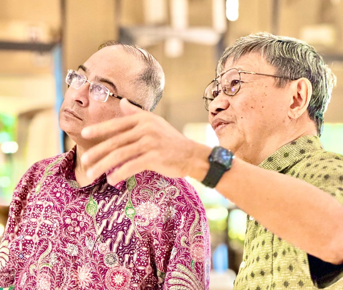 Bos Jababeka SD Darmono (kanan) kala menemani kunjungan Dubes India Sandeep Chakravorty. FOTO - ISTIMEWA Investor India Serbu Jababeka Movieland, Ini Kata Bos KIJA