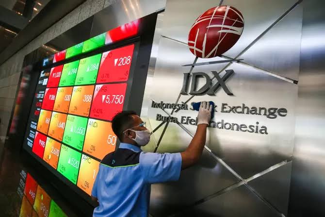 IHSG Melesat 0,95 Persen di Sesi I, PGEO, AMMN, AMRT Top Gainers LQ45