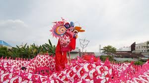 Panitia Cap Go Meh di Pontianak telah mempersiapkan atraksi 39 ekor naga bersinar dengan hiasan lampu yang akan berparade pada 12 Februari 2025. Dok. Tribunnews. Perayaan Imlek dan Cap Go Meh, Daya Tarik Pariwisata Pontianak