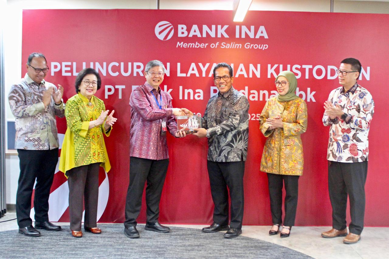 Jajaran Direksi Bank Ina dan Direksi KSEI pada peresmian Bank Ina sebagai Bank Kustodian.DOK/ISTIMEWA Bank INA (BINA) Resmi Menjadi Bank Kustodian