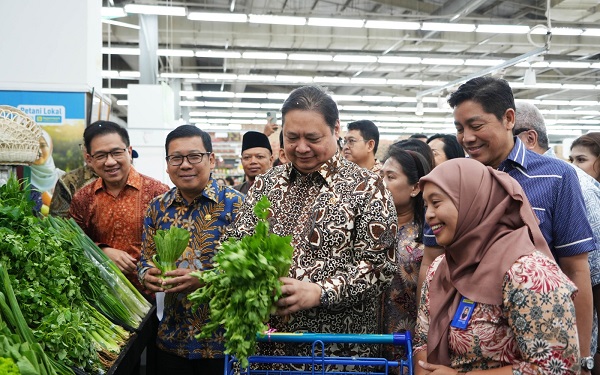 Menyambut bulan Ramadan Pemerintah bersama pelaku usaha menggelar program belanja nasional untuk mendorong konsumsi masyarakat melalui belanja di dalam negeri. Pemerintah Dorong Konsumsi di Bulan Ramadan dengan Program Diskon