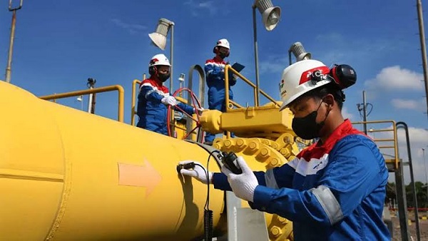Kementerian Energi dan Sumber Daya Mineral (ESDM) menetapkan skema baru Harga Gas Bumi Tertentu (HGBT) bagi tujuh sektor industri dengan total 253 pengguna gas bumi tertentu Skema Baru HGBT: Sebagai Bahan Bakar dan Bahan Baku Beda Harga
