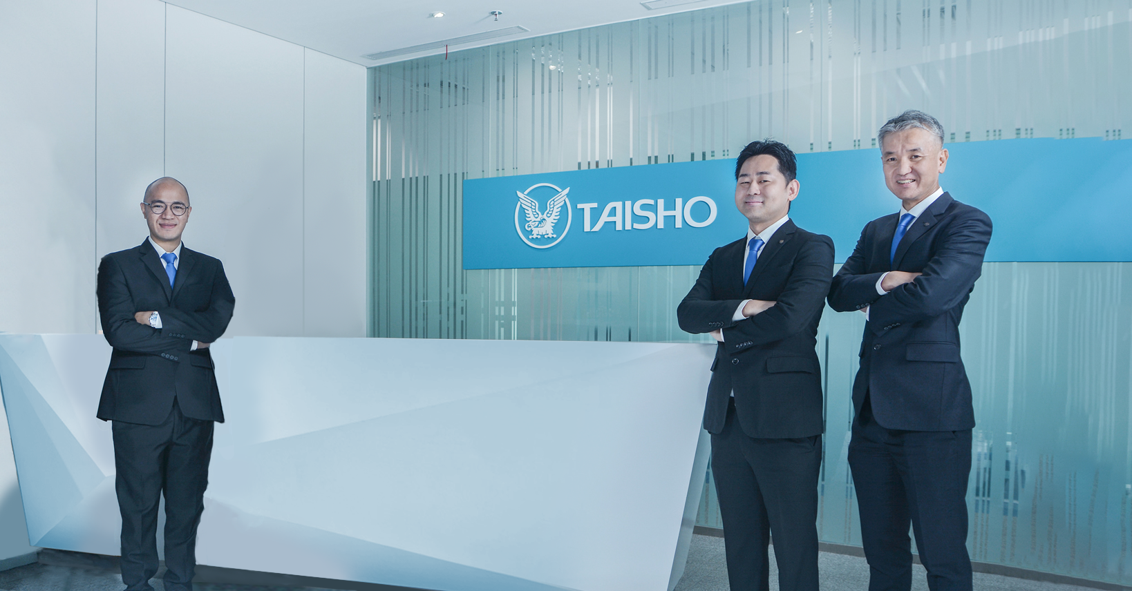 Pengurus Taisho Indonesia berfose bersama di kantor perseroan. FOTO - ISTIMEWA Melejit 257 Persen, Taisho (SQBB) 2024 Serok Laba Rp287,83 Miliar