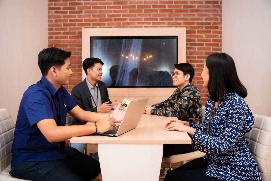 PT Bank Rakyat Indonesia (Persero) Tbk atau BRI kembali mendapatkan pengakuan atas komitmennya dalam menciptakan lingkungan kerja yang inklusif dan berkelanjutan. Dalam ajang Anugerah Avirama Nawasena 2024 (5/2). BRI Raih Anugerah Avirama Nawasena atas Budaya Kerja Inklusif