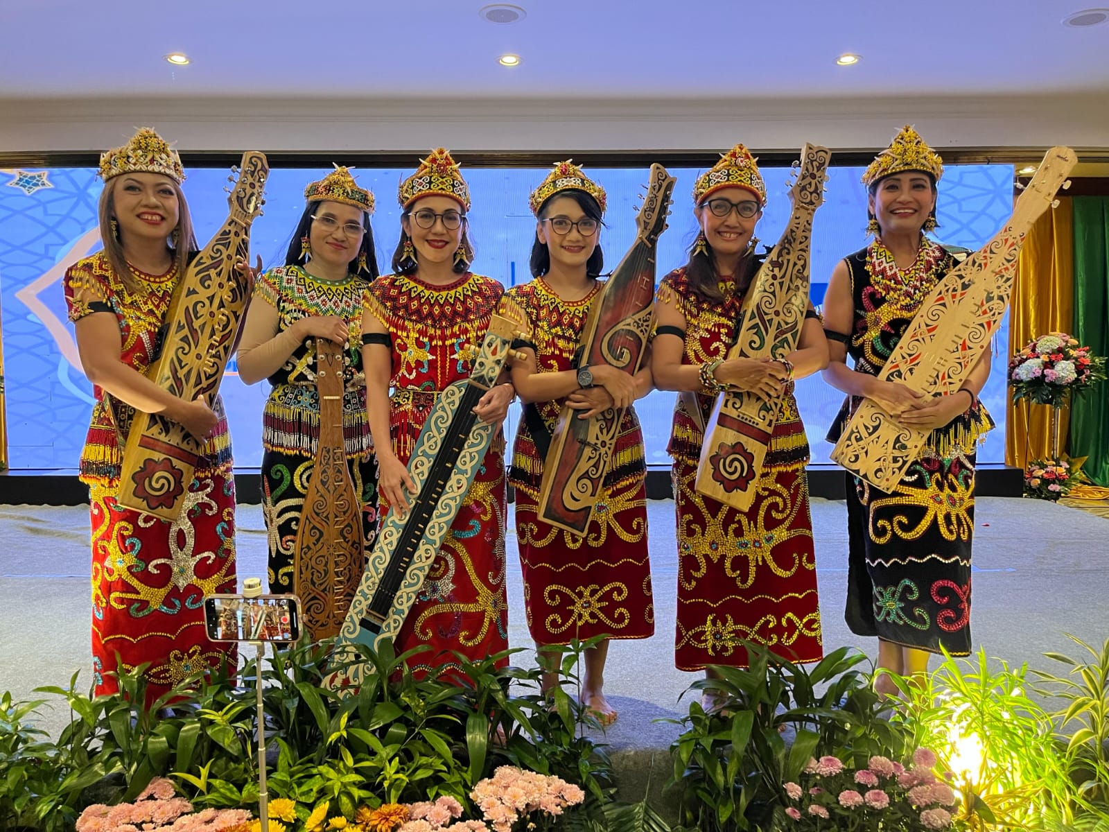 Komunitas SlarasBudaya merupakan inisiatif dari Pritha Nandini bersama rekan-rekannya yang memiliki visi yang sama dalam pelestarian budaya. DOK/SELARASBUDAYA Komunitas SlarasBudaya Hadirkan Klarinet dan Sape Dalam Satu Panggung