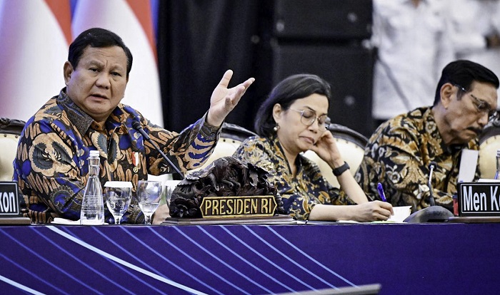 Presiden Prabowo Subianto menegaskan kepada jajaran Kabinet Merah Putih untuk menghapus Peraturan Teknis (Pertek) yang dikeluarkan oleh Kementerian terkait. Perintahkan Dihapus, Prabowo: Pertek Harus Seizin Presiden