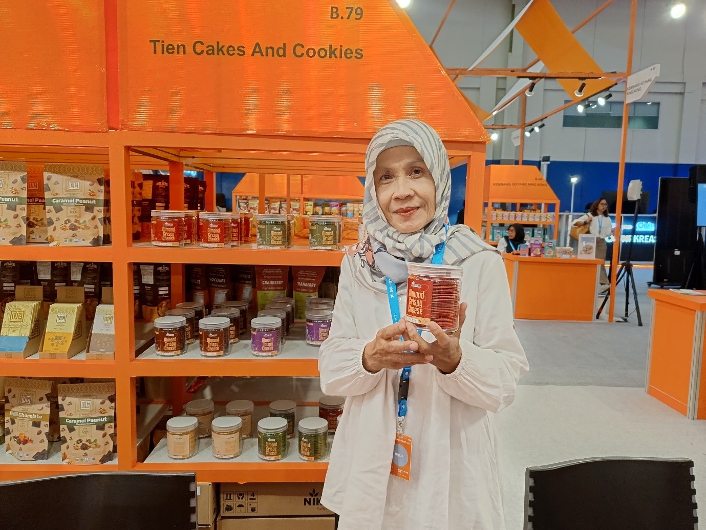 Dengan semangat dan kegigihan, Suhartini, pemilik Tien Cakes and Cookies, berhasil mengembangkan bisnis kulinernya dari dapur kecil di rumah hingga menjadi usaha yang semakin berkembang. Diberdayakan BRI, Pengusaha Kue Ini Sukses Terus Berkembang