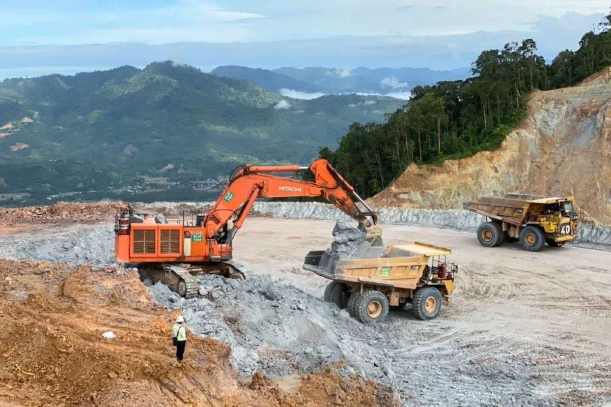 Alat berat di area tambang emas J Resources. FOTO - ISTIMEWA Kapok Rugi, Laba PSAB 2024 Melambung 193 Persen