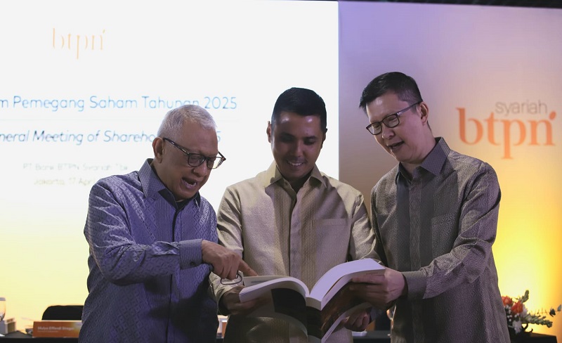 Manajemen BTPS ketika usai menggelar RUPST di Jakarta Kamis (17/4). BTPN Syariah (BTPS) Sepakat Bagikan Dividen Rp265,78M