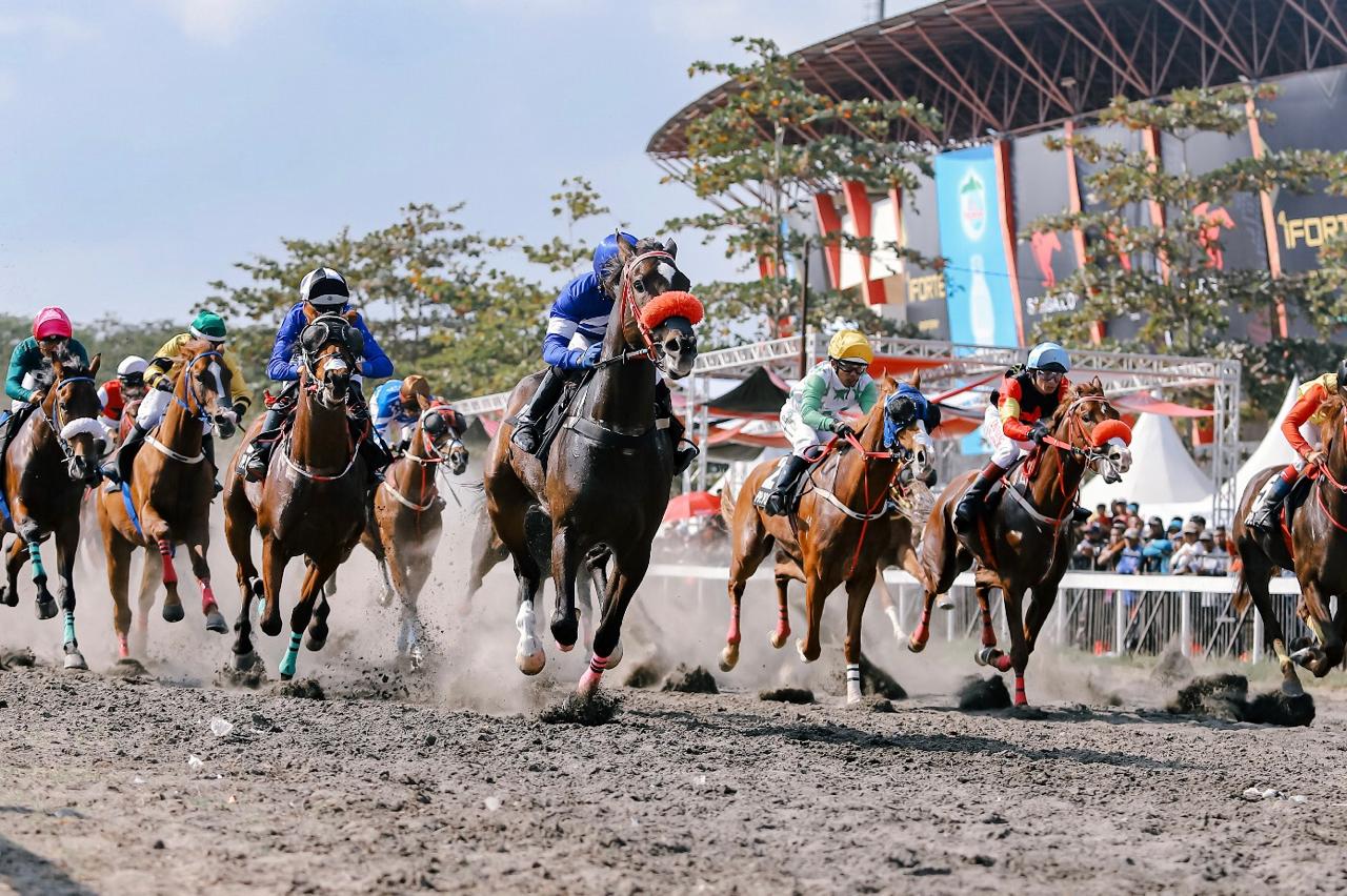 - PT Bank Negara Indonesia (Persero) Tbk atau BNI terus menunjukkan komitmennya dalam mendukung dunia olahraga dan pariwisata nasional dengan menjadi title sponsor pada ajang kejuaraan pacuan kuda bertajuk BNI Indonesia’s Horse Racing: Triple Crown Series 1 & Pertiwi Cup 2025. BNI Horse Racing 2025 Dorong Pariwisata & Ekonomi Nasional