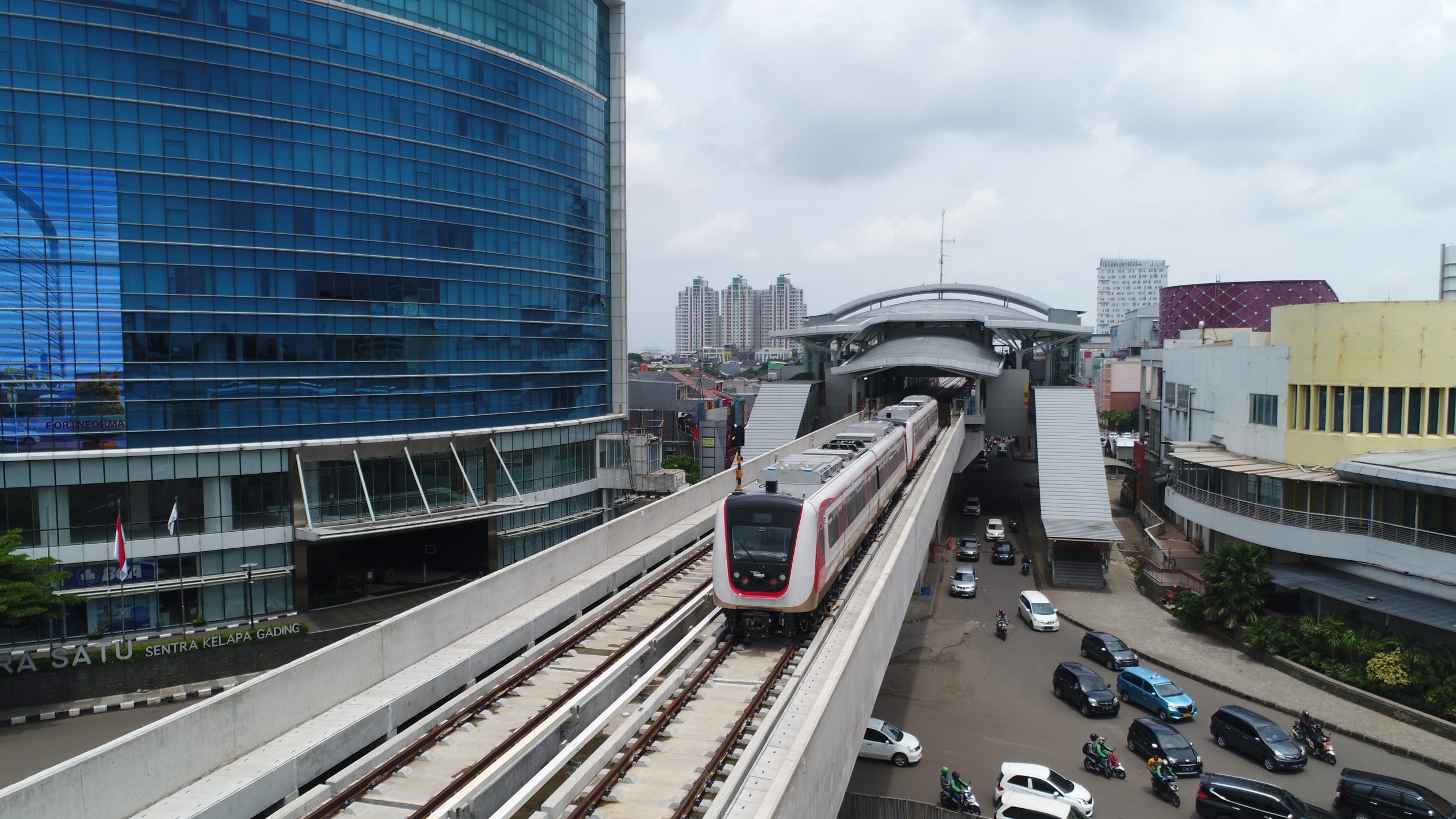 Manjakan Kaum Hawa, WSKT Kebut LRT Fase 1B Rp4,1 Triliun 