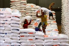 Ilustrasi stok besar nasional di gudang Bulog. Dok. Perum Bulog. Jaga Stok Nasional, Mentan Tolak Ekspor Beras ke Malaysia