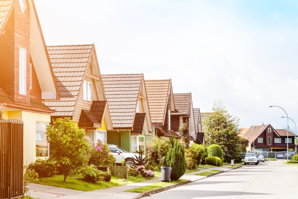 Investasi properti pada sektor residensial dan komersial diprediksi tumbuh 15-18 persen yoy pada 2025, dengan kontribusi terhadap PDB meningkat dari 10 persen pada 2024, menjadi 11,5 persen pada 2025 Investasi Properti Residensial Diprediksi Tumbuh 15-18 Persen di 2025