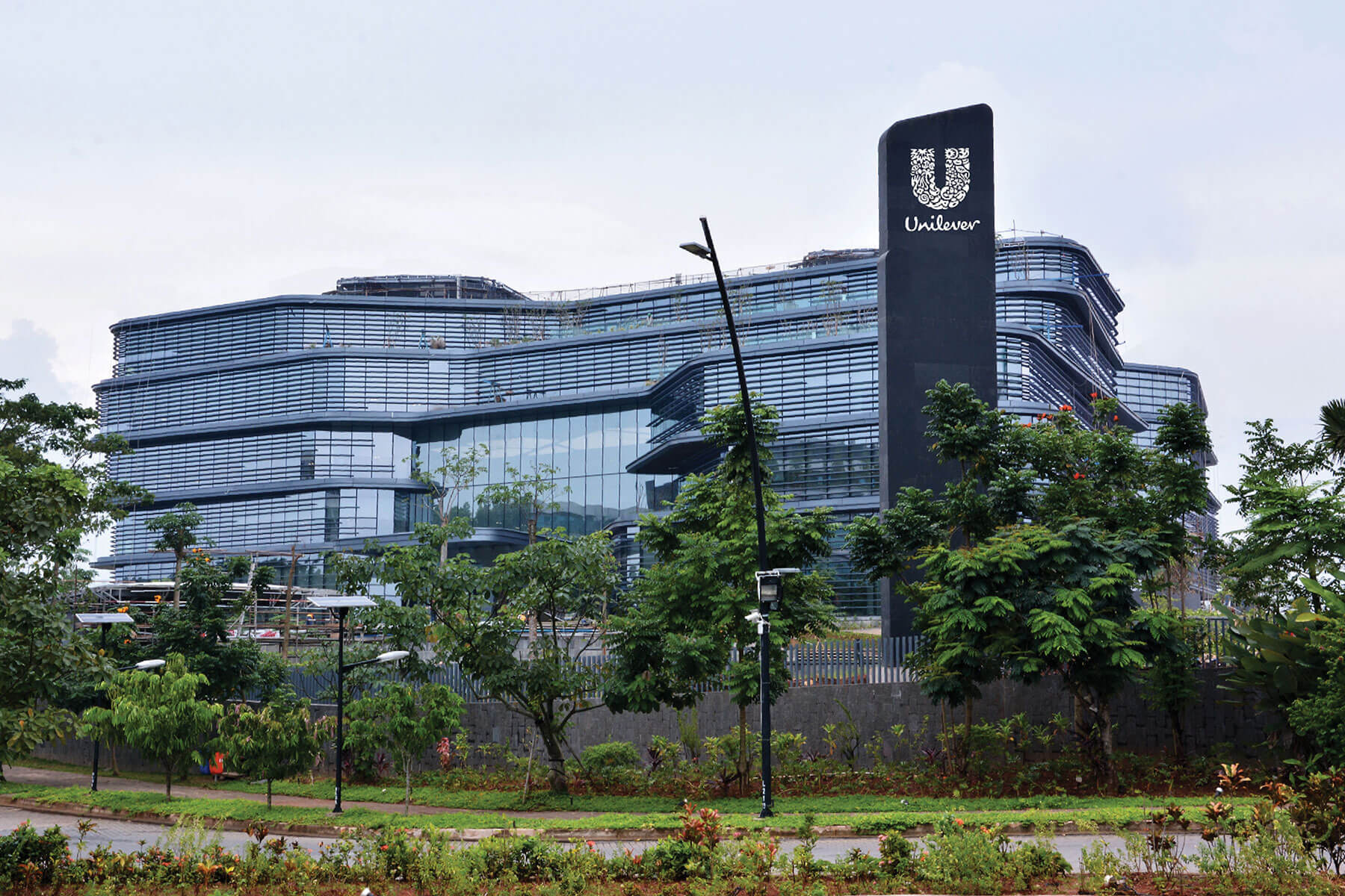 Kantor pusat Unilever Indonesia di kawasan BSD City, Serpong, Kota Tangsel, Banten. FOTO - ISTIMEWA Laba dan Penjualan Merosot, Berikut Kinerja UNVR Kuartal I-2025
