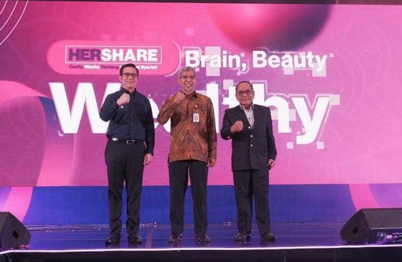 Sebagai salah satu dari 10 sasaran prioritas kegiatan literasi keuangan berdasarkan Strategi Nasional Literasi Keuangan Indonesia (SNLKI) 2021-2025 yang diterbitkan Otoritas Jasa Keuangan (OJK), perempuan dan ibu rumah tangga masih memerlukan peningkatan literasi dan penguatan peran khususnya di pasar modal syariah Indonesia. SRO Gelar HERSHARE 2025, Dorong Peran Perempuan di Pasar Modal