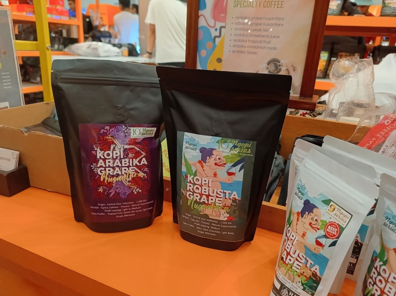 Serius Pangan Nusantara merupakan salah satu UMKM unggulan yang berhasil berkembang di industri kopi Indonesia. Didirikan oleh Elfira Agustina bersama suaminya, bisnis ini telah melalui berbagai tantangan dan membuktikan ketangguhannya dalam menghadapi perubahan pasar. BRI Bawa UMKM Kopi Nusantara Tumbuh dan Mendunia