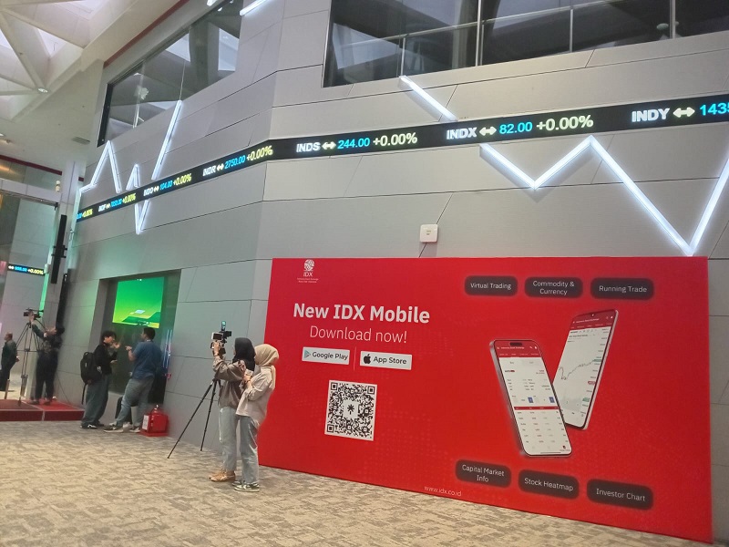 IHSG Naik 0,44 Persen di Sesi I, KLBF, AMRT, SMGR Top Gainers LQ45