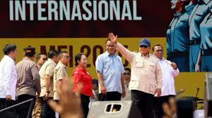 Presiden Prabowo Subianto menghadiri peringatan Hari Buruh Internasional atau May Day 2025 di Lapangan Monas, Jakarta, Kamis (1/5/2025). Dok. VIVA. Hadiri May Day 2025, Prabowo Pastikan jadi Presidennya Orang Susah