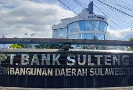 Gedung Bank Sulteng. Dok. Media Alkhairaat. Kasus Bank Garansi Fiktif BPD Sulteng, Kejagung Serahkan ke Kejari