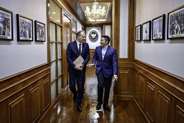 Sekretaris Kabinet Teddy Indra Wijaya bertemu dengan Duta Duta Besar Republik Prancis untuk Republik Indonesia, Fabien Penone, di Gedung Sekretariat Kabinet, Jakarta, pada Selasa, 13 Mei 2025. (Foto: BPMI Setpres) Akhir Mei Presiden Prabowo Akan Terima Kunjungan Presiden Macron