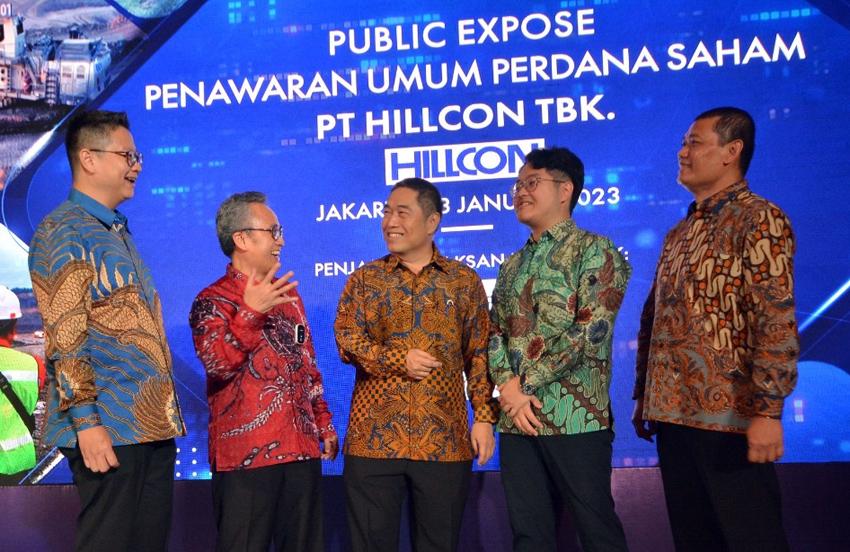 Pengurus Hillcon berbincang hangat di sela-sela public expose pensaran umum perdana saham perseroan. FOTO - ISTIMEWA Terus Merosot, Hillcon Equity Lego 56 Juta Saham HILL Rp296 per Helai