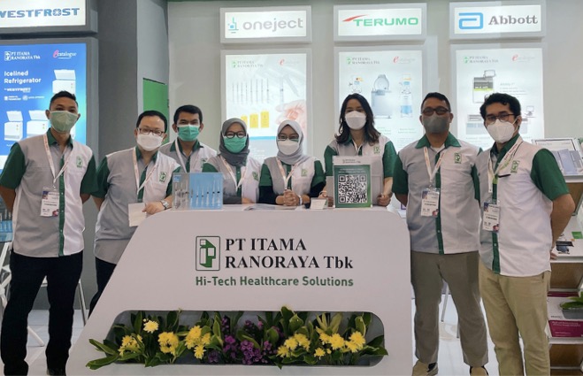 Sejumlah personel Atama Ranoraya berfose bersama di kantor perseroan. FOTO - ISTIMEWA Pendapatan Oke, Laba IRRA Kuartal I-2025 Melejit 139 Persen