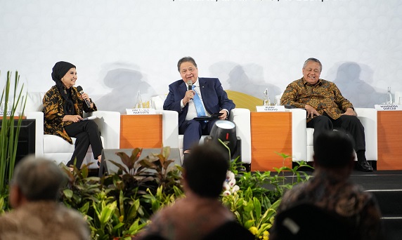 Airlangga menyampaikan salah satu langkah konkret yang diusulkan yakni kerja sama sistem pembayaran digital antara Bank Indonesia dan otoritas moneter Saudi melalui QRIS. USD8 Miliar per Tahun Masuk Saudi, Airlangga Usulkan Pakai QRIS
