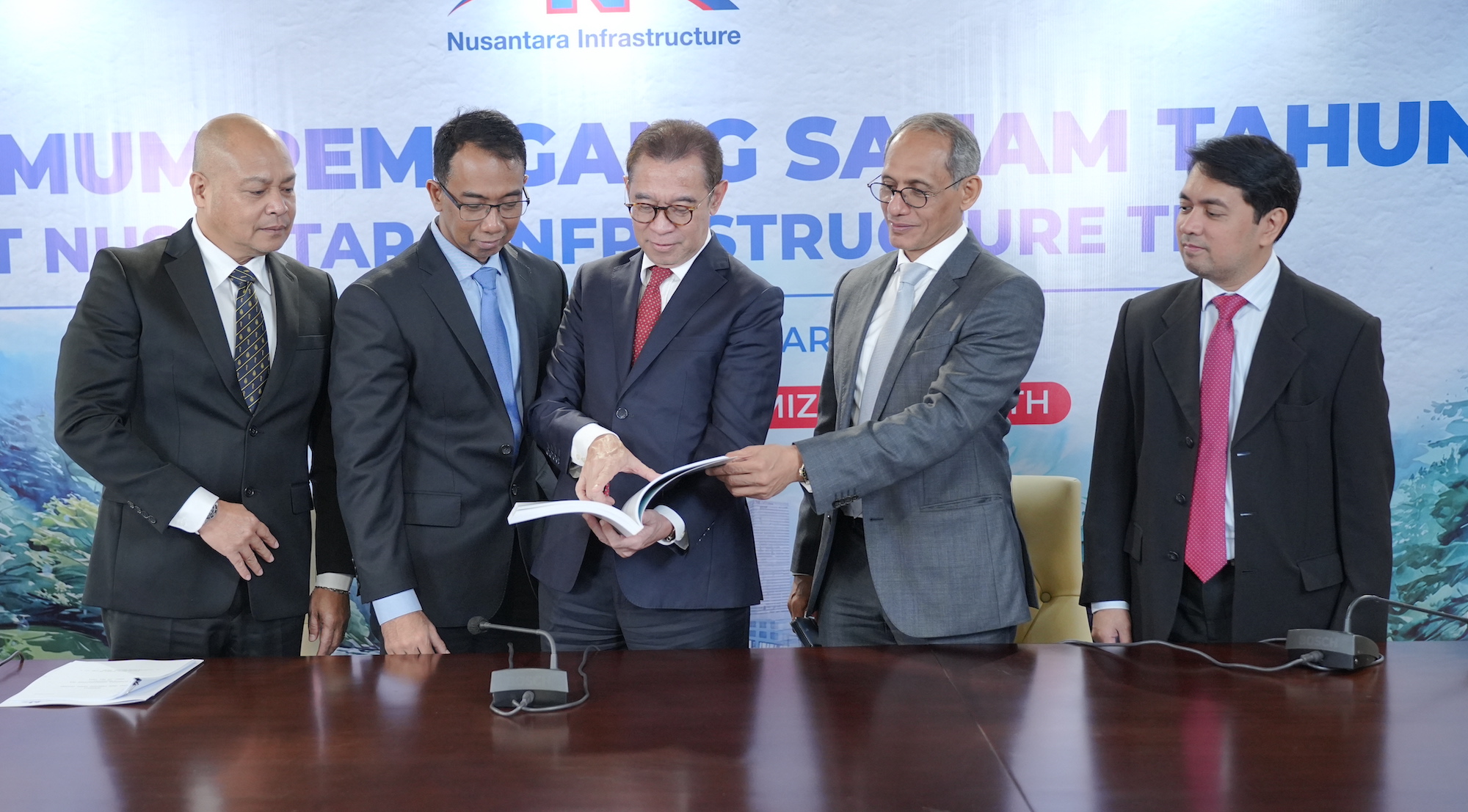 Pengurus Nusantara Infrastructure usai RUPS Tahunan perseroan. FOTO - ISTIMEWA Puasa Dividen, Emiten Tol Salim (META) Segarkan Pengurus