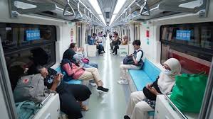 Uji coba tiga rangkaian atau trainset kereta rel listrik (KRL) baru, yang diimpor dari China, Minggu (1/6/2025). Dok. KAI. Detiknews. KAI Uji Coba Trainset Asal China, Layani Line Bogor dan Cikarang