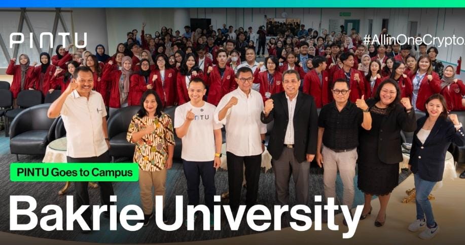 Pintu Goes to Campus Hadir di Universitas Bakrie perluas program edukasi dan literasi bersama Otoritas Jasa Keuangan (OJK), berpose bersama. PINTU dan OJK Edukasi Dunia Kripto di Universitas Bakrie