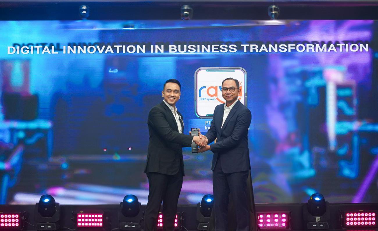 Sebagai bank digital bagian dari BRI Group, Bank Raya berkomitmen untuk terus mendorong inovasi sebagai bank digital. Sejalan dengan upaya tersebut, Bank Raya mendapatkan penghargaan Digital Innovation Awards (DIA) 2025 untuk kategori Digital Innovation in Business Transformation dari iNews Media Group. Bank Raya (AGRO) Raih Digital Innovation Awards 2025