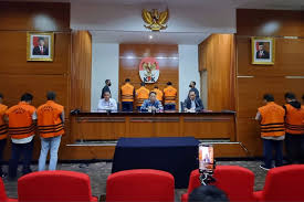 KPK rilis tersangka kasus korupsi di lingkungan Direktorat Jenderal Perkeretaapian (DJKA) Kementerian Perhubungan tahun anggaran 2018-2022. Dok. Kompas. Kasus Korupsi DJKA, KPK Dalami Perbuatan Melawan Hukum Oleh KorporasiĀ