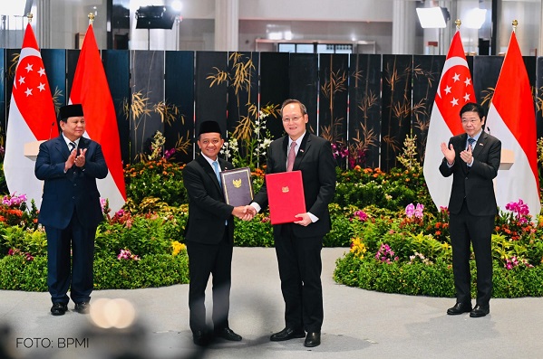 Pembangunan Kawasan Industri Hijau terintegrasi di Provinsi Kepulauan Riau (Kepri) menjadi salah satu kerja sama strategis yang disepakati Indonesia dan Singapura Industri Panel Surya dan Kabel Dibangun di Kawasan Hijau Kepri