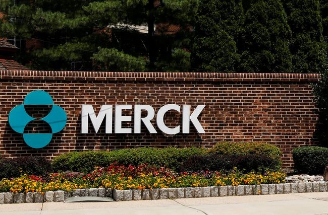 Suasana kantor Merck tampak sepi dari luar. FOTO - ISTIMEWA Tandai! Ini Jadwal Dividen MERK Rp170 per Lembar