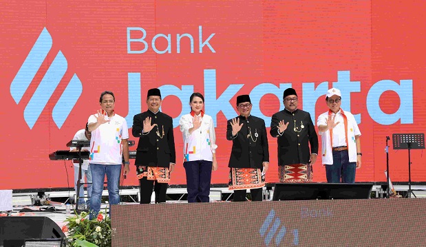 Gubernur DKI Jakarta Pramono Anung berharap Bank DKI yang kini berubah menjadi Bank Jakarta naik kelas menjadi bank profesional dan siap IPO tahun depan Pramono Ungkap Bank Jakarta IPO Tahun Depan