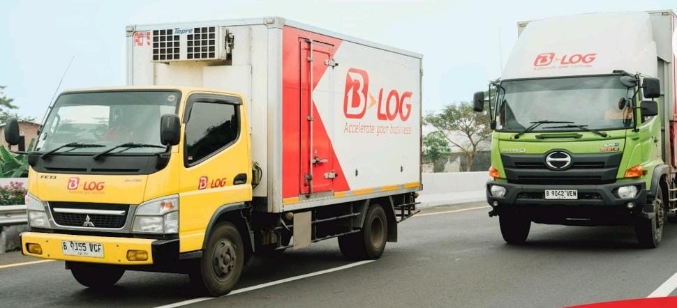 Truk Emiten Transportasi B-LOG BLOG Perusahaan Logistik AMRT & MIDI Incar IPO Rp152,07M