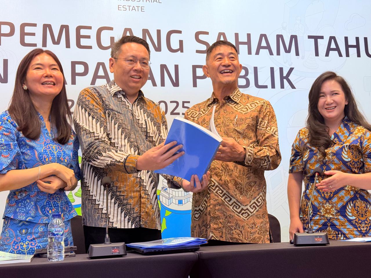 Pengurus Bekasi Fajar seusai pelaksanaan RUPS Tahunan dan public expose kepada awak media. FOTO - ISTIMEWA BEST Optimistis Raup Marketing Sales Rp600 Miliar, Ini Pemicunya