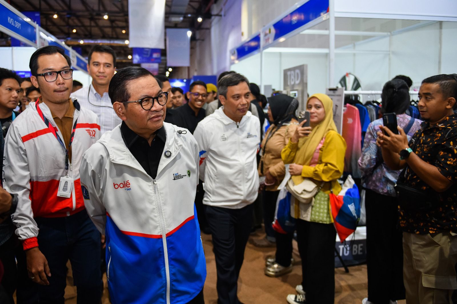 Gubernur DKI Jakarta Pramono Anung menyaksikan dari jarak dekat antusiasme peserta BTN Jakim 2025. FOTO - ISTIMEWA Jelang BTN Jakim 2025, Peserta Antusias Ambil Race Pack