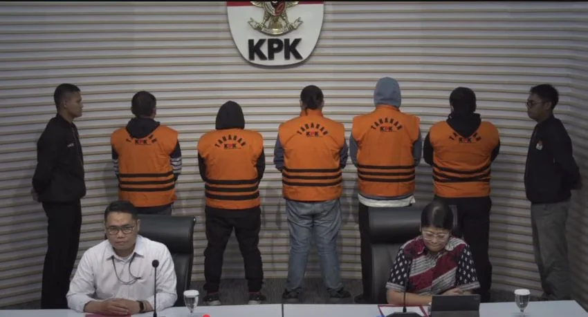 KPK menetapkan lima tersangka dalam kasus korupsi terkait proyek pembangunan serta preservasi jalan di wilayah Sumatera Utara. Dok. KPK. Anak Buah Terjaring OTT KPK di Sumut, Menteri PU Ngaku Tertampar