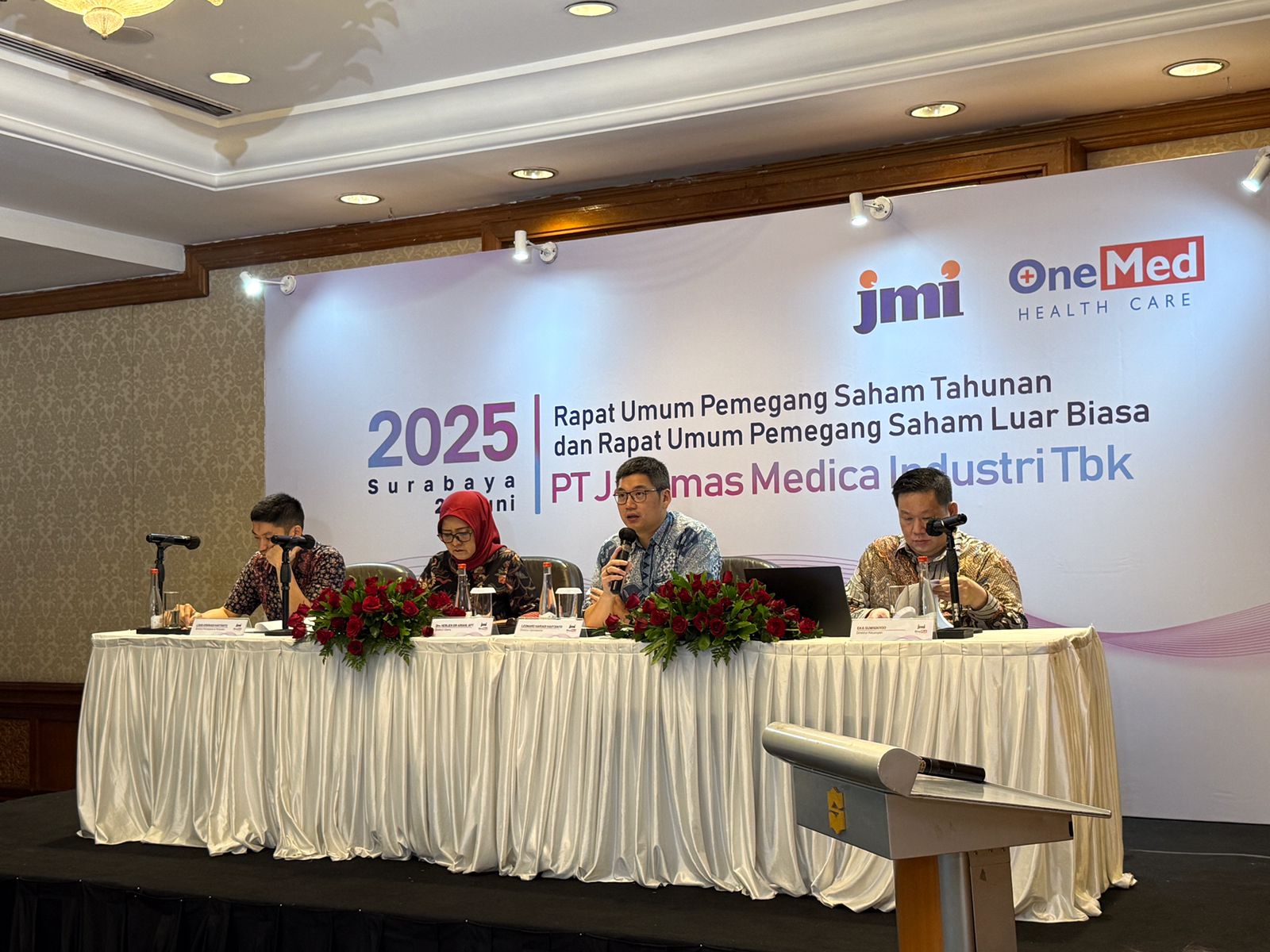 jajaran manajemen Emiten alat kesehatan dengan merek OneMed, PT Jayamas Medica Industri Tbk (OMED) saat RUPS tahun buku 2024. DOK/ISTIMEWA Ekspansi! OMED Bagi Dividen Rp96,60 Miliar dan Buyback Saham