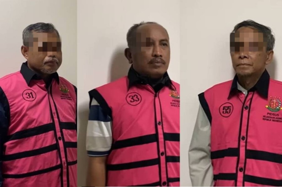 Tersangka dari tim majelis hakim yang menangani perkara suap CPO, yaitu Djuyamto ketua majelis hakim serta Agam Syarif Baharuddin, dan Ali Muhtarom selaku anggota majelis hakim. Dok. Kejagung. Kejagung Limpahkan 5 Tersangka Kasus Putusan Lepas Perkara CPO